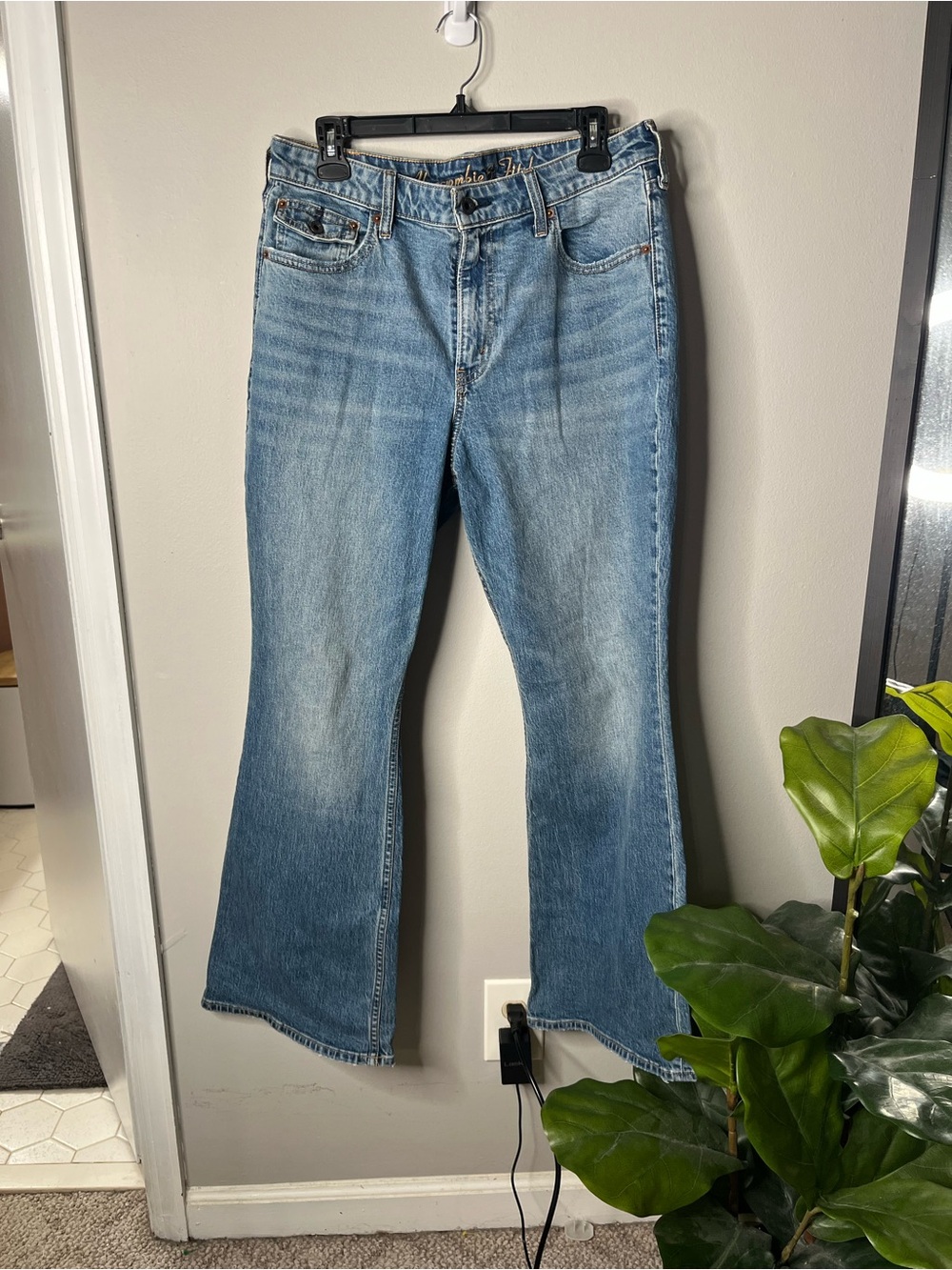 Abercrombie and fitch bootcut jeans size 31 short curve love